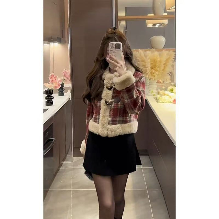 Kerstmantel in Franse stijl – geometrisch, past overal bij.