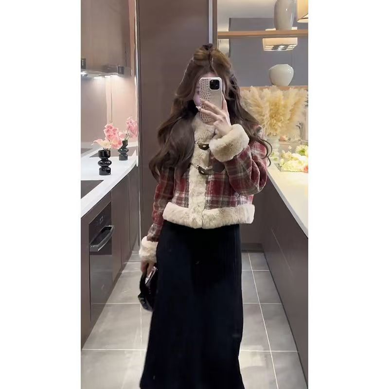 Kerstmantel in Franse stijl – geometrisch, past overal bij.